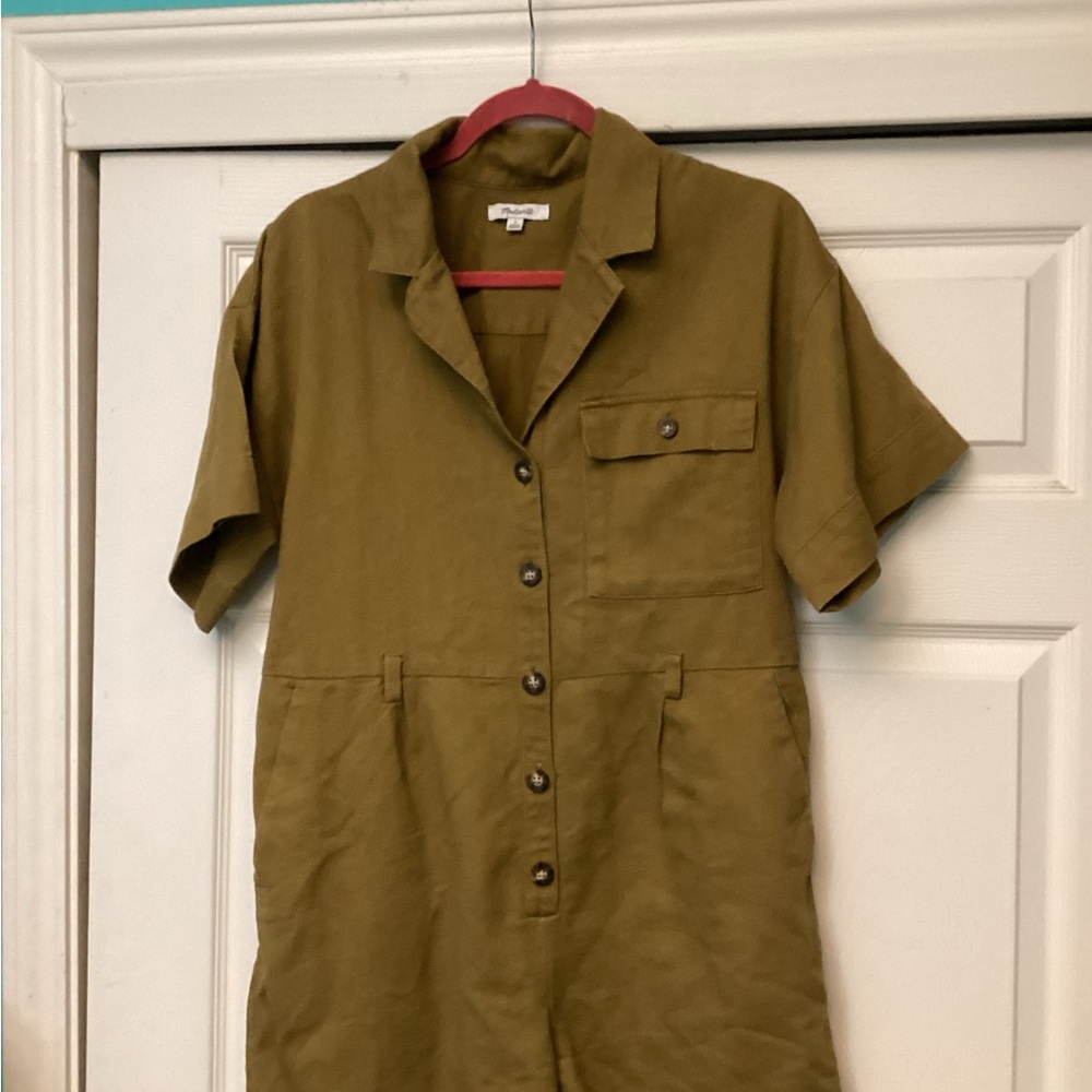 💥PRICE DROP💥 Olive Belted Safari Romper - Picture 3 of 6